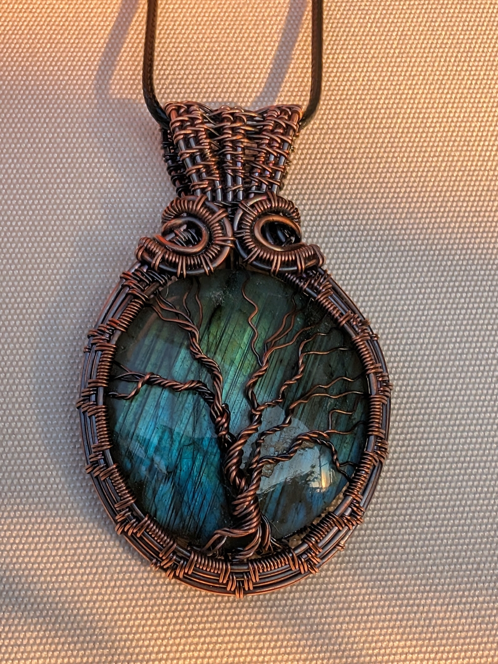 Handcrafted Copper Wire Tree of Life Labradorite Pendant Necklace - Blue-Green